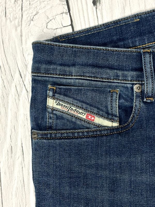 Diesel D-Fining Jeansy Męskie Tapered Logowane Nowy Model r. W29 L32
