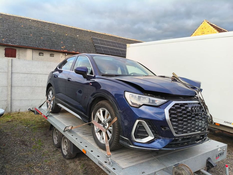 Audi Q3 Audi Q3 Sportback 35TDI S-tronic S-Line