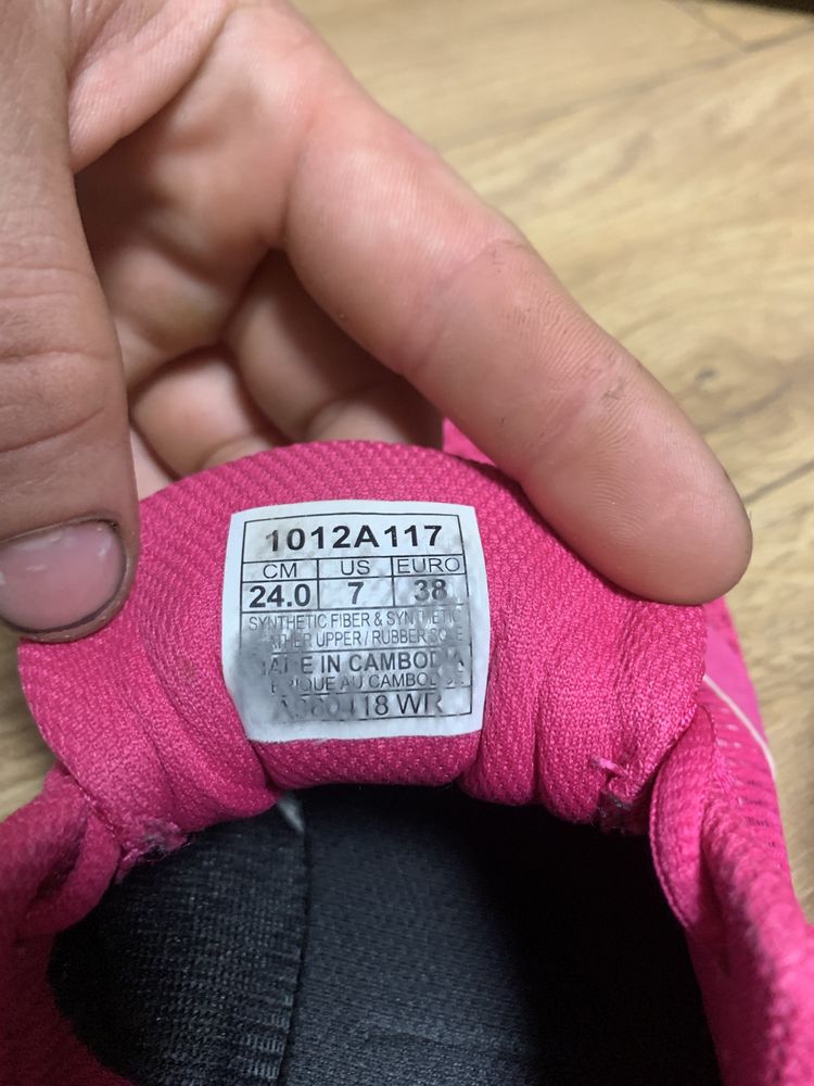 Asics 38 розмір.