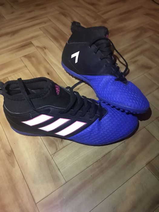 Sprzedam buty Adidas Turfy