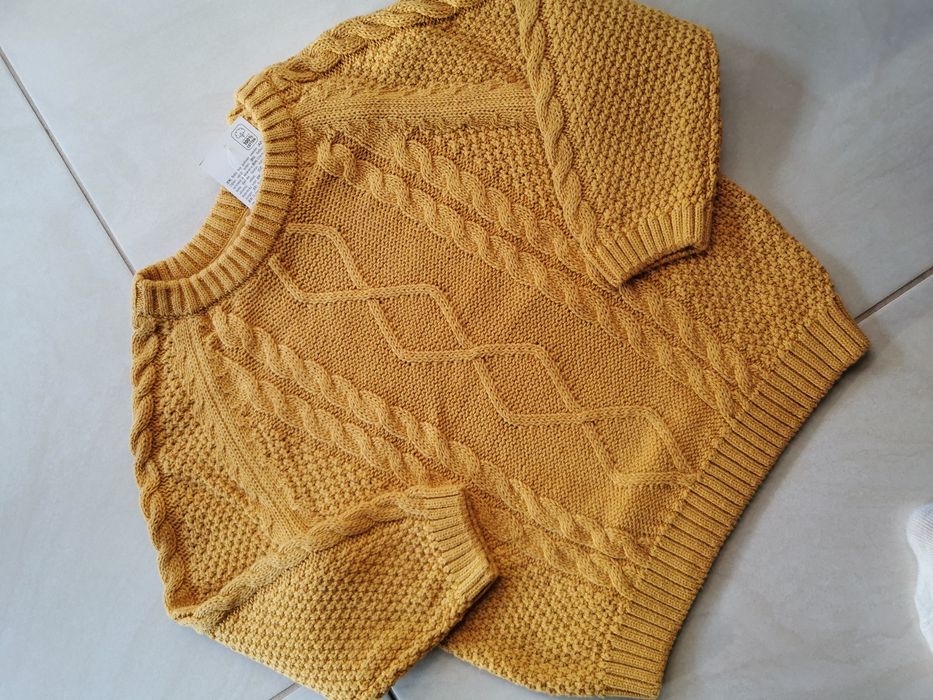 Nowy sweterek musztardowy r. 92