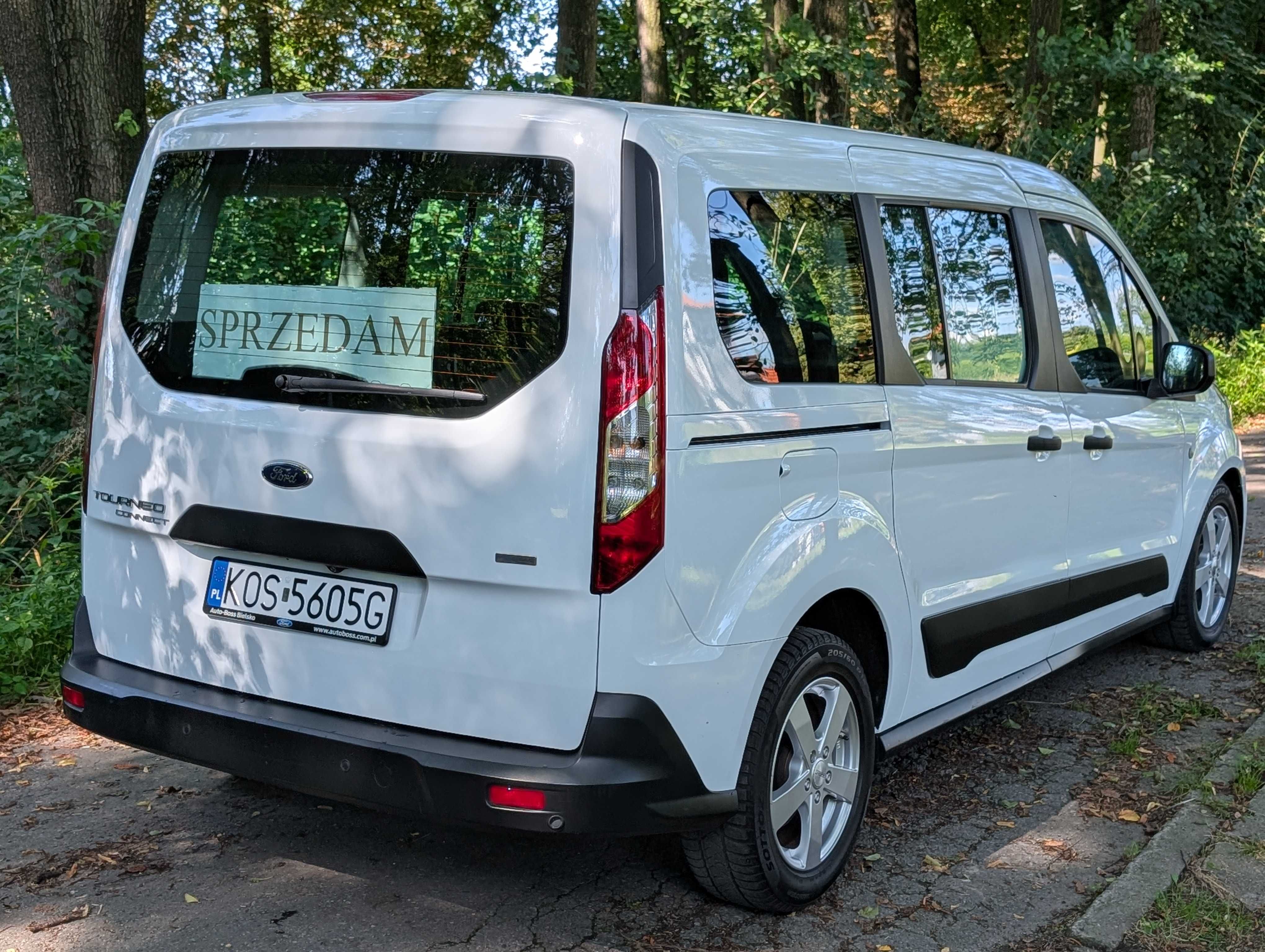 Ford Tourneo Connect jedna z bogatszych wersji,kamera,tempomat itp.