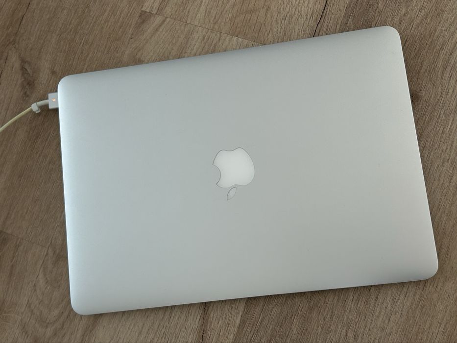 Macbook Air 13’ i5