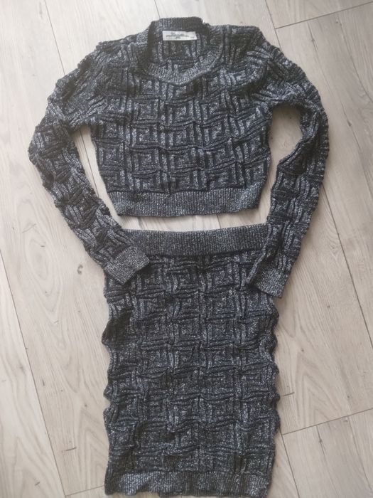 Komplet crop top ze spódnicą idealny na sylwestra