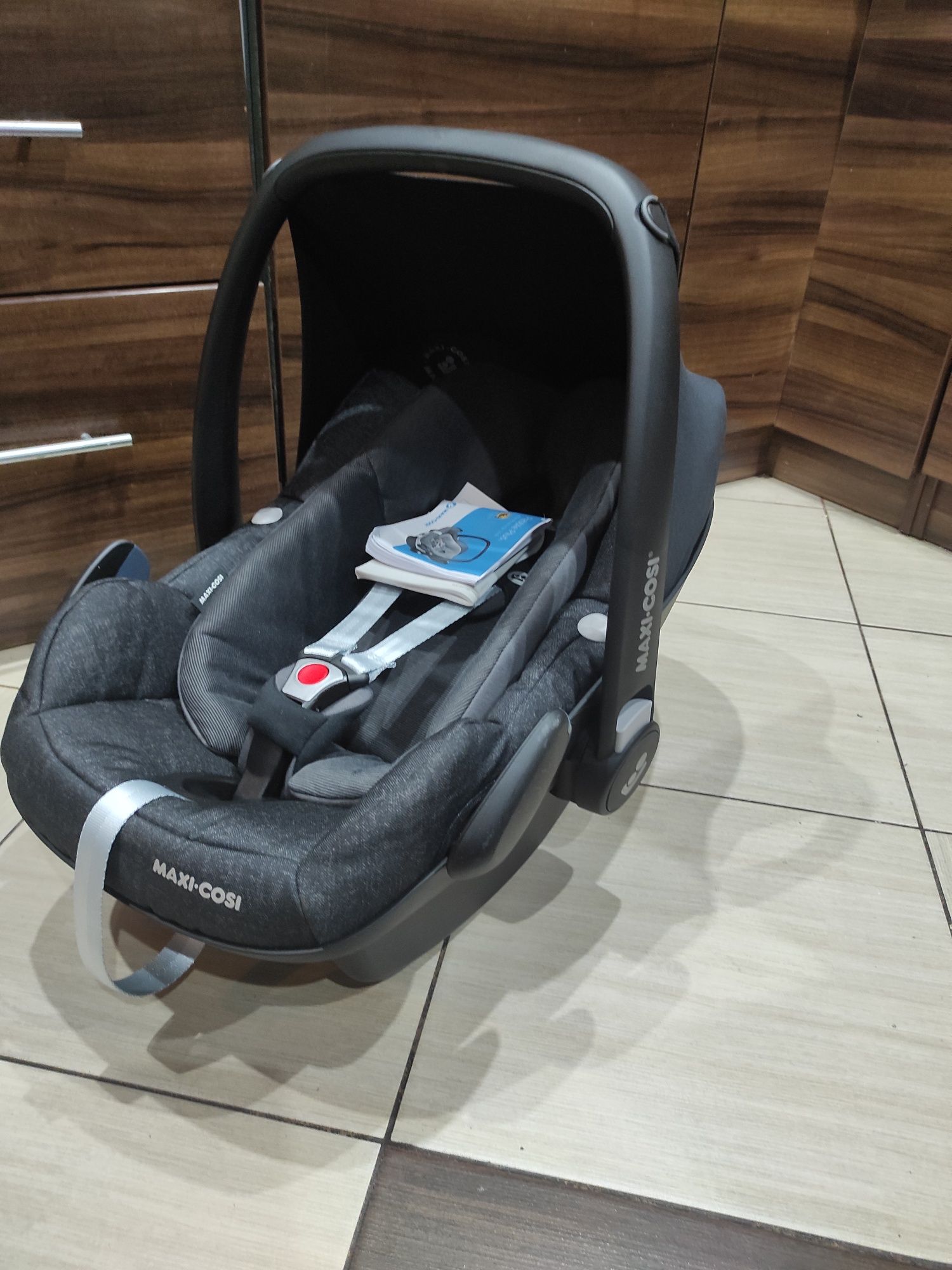 Nowy fotelik samochodowy nosidełko dla dzieci 0-12 kg, Maxi Cosi