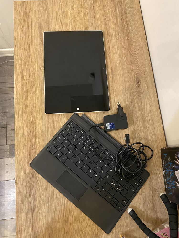 Microsft Surface 3 Atom x7-Z8700/4gbRAM/64gb SSD/ ОПТ КИЕВ