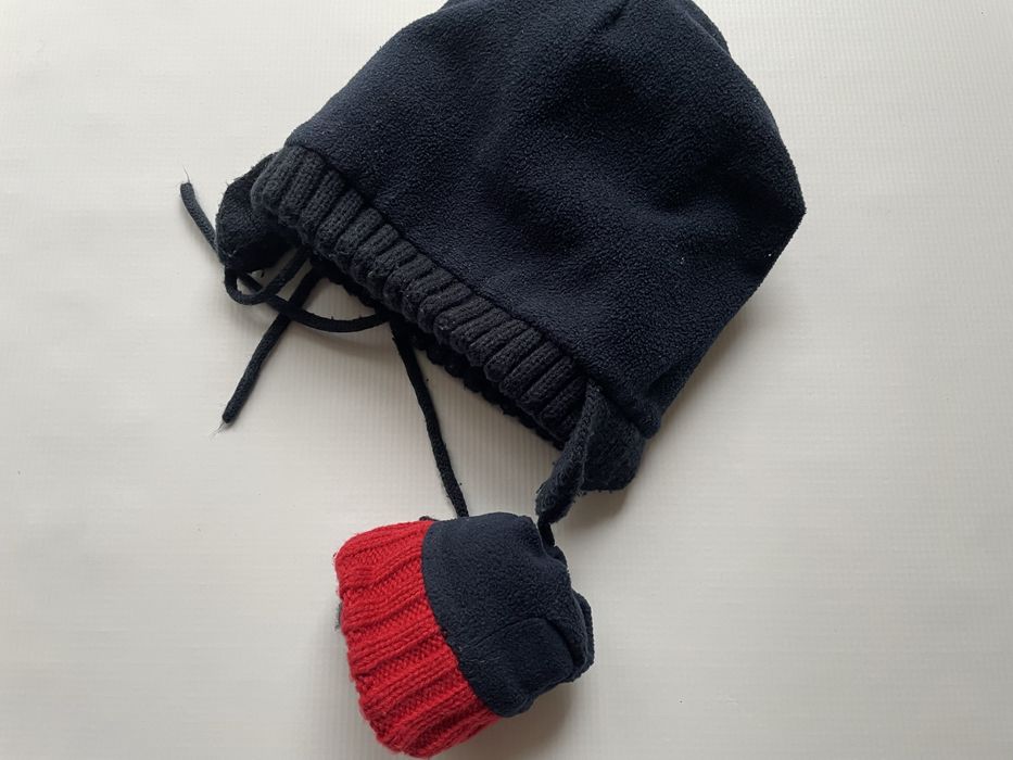 komplet zimowy: czapka, szalik i rękawiczki — idealny na chłodne dni