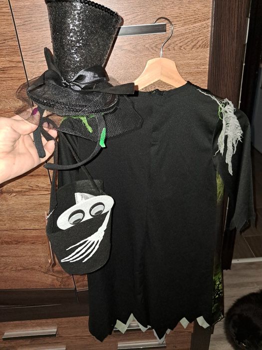 Сукня, обруч і сумочка. Карнавальні.