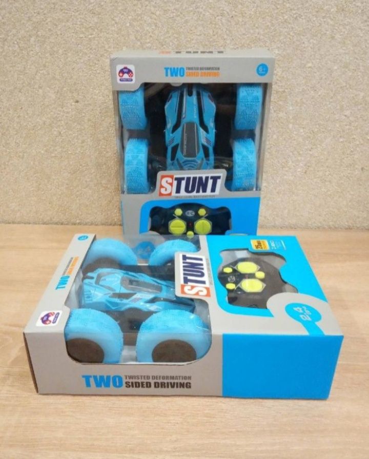 Машинка перевертыш STUNT Car на радиоуправлении трюковая 6+.