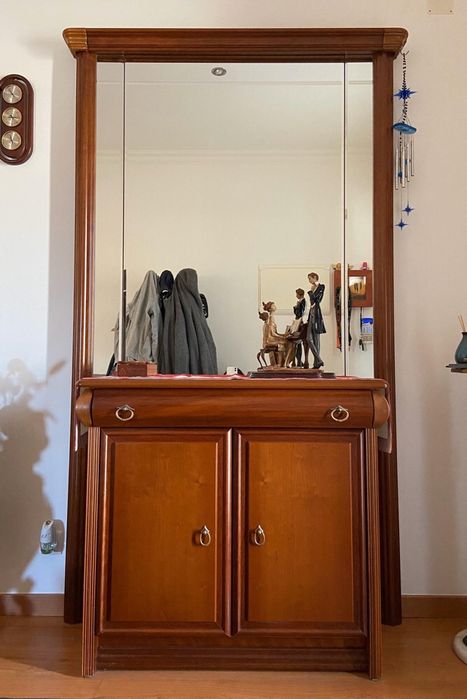 Sapateira em cerejeira