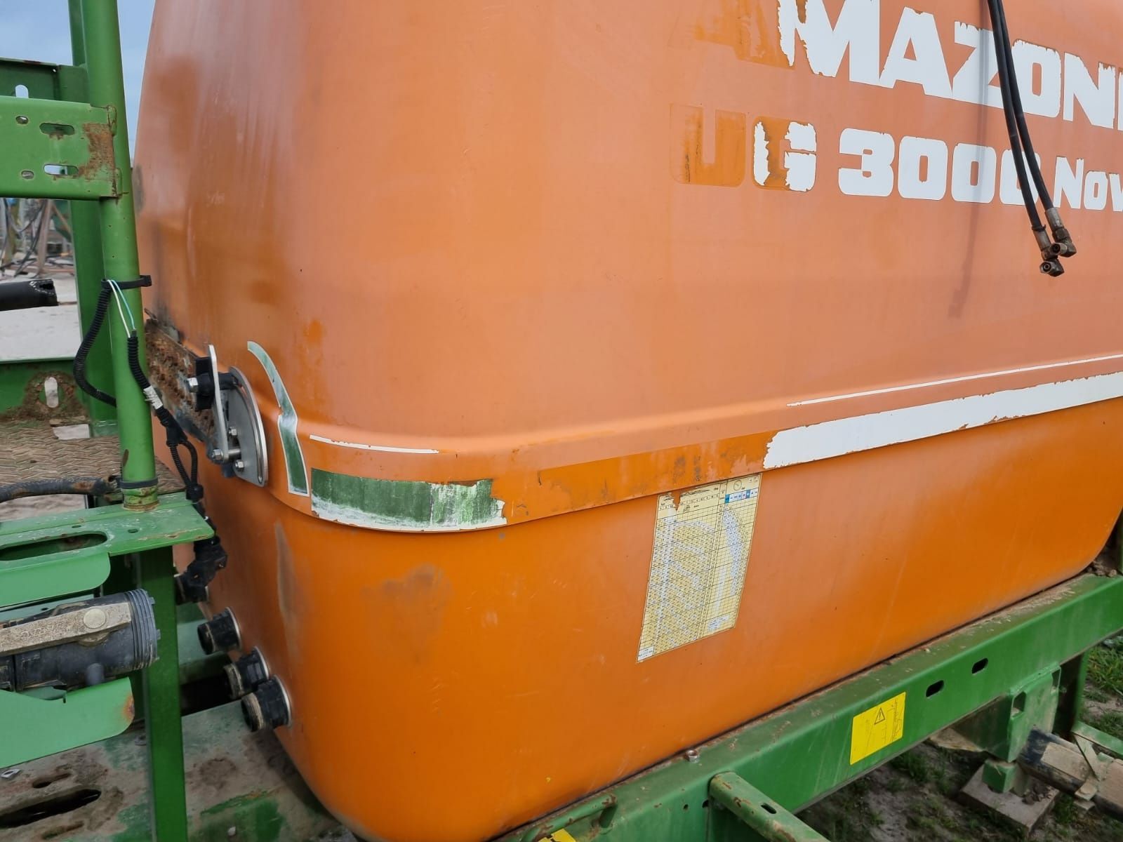Zbiornik opryskiwacza Amazone UG 3000 Nova
