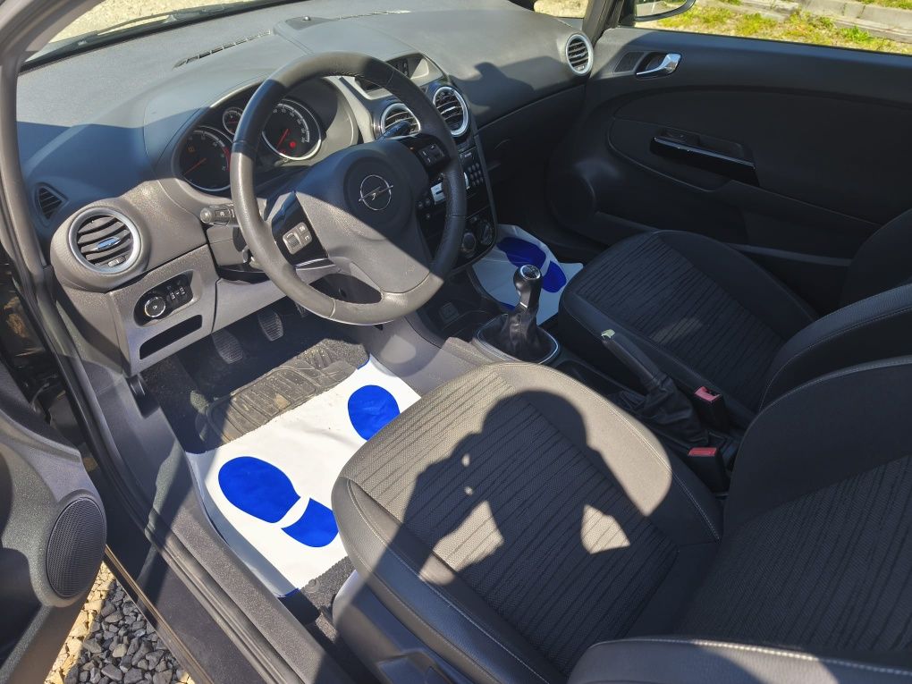 Opel Corsa D LIFT 1.2 16v Super stan Zadbana sprowadzona