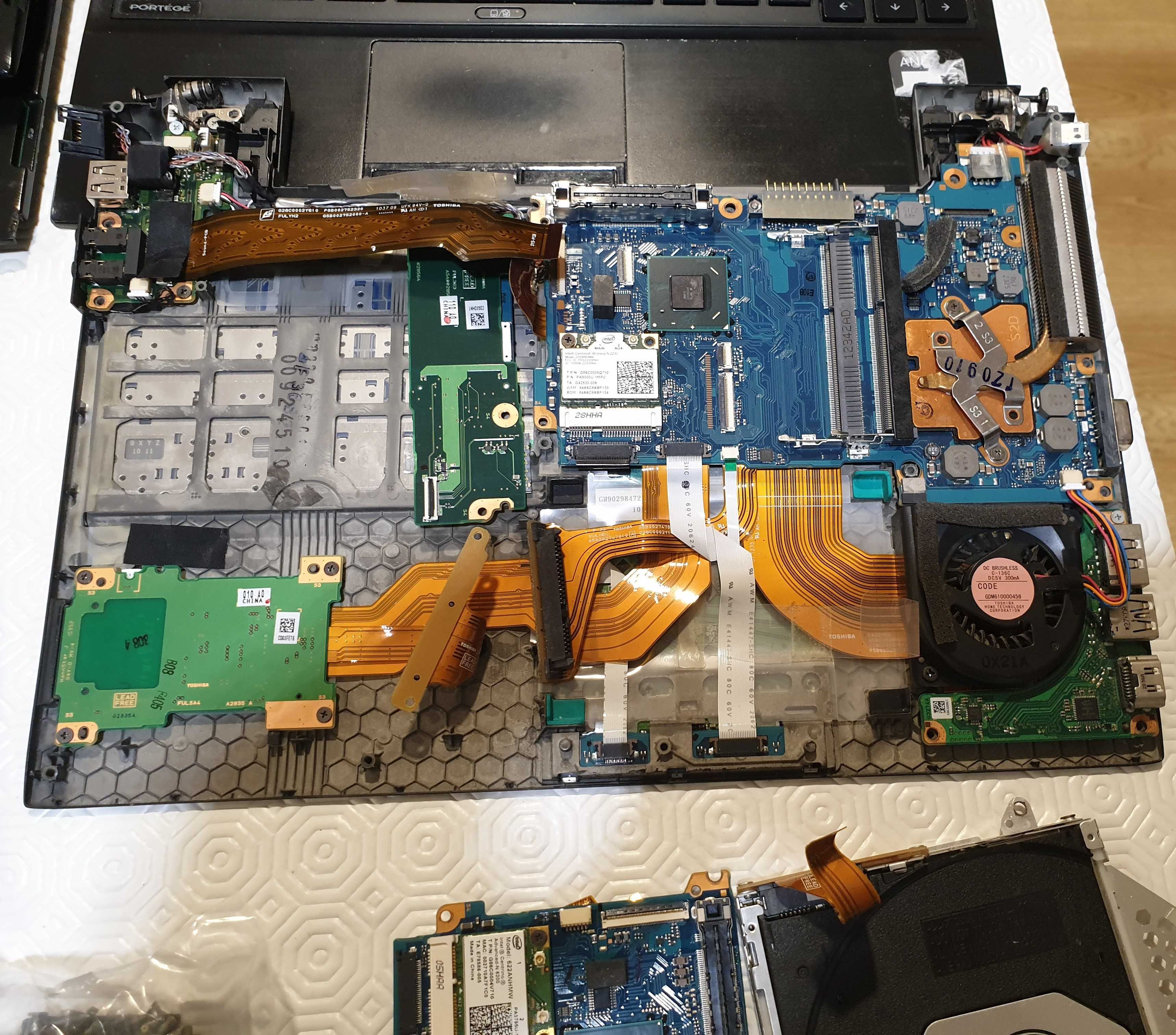 Toshiba peças para reparações R930