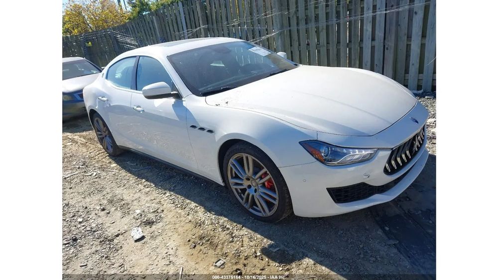 Maserati Ghibli Ghibli SQ4 / Niski przebieg / 4x4 /