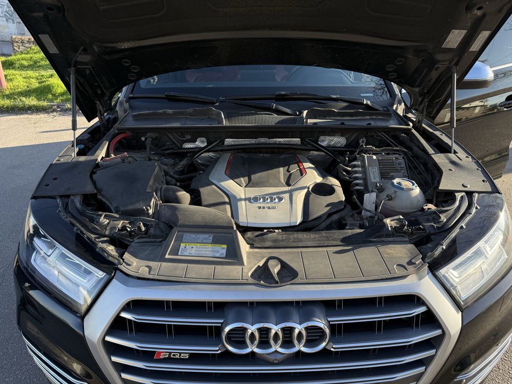 Audi SQ5 2017 рік