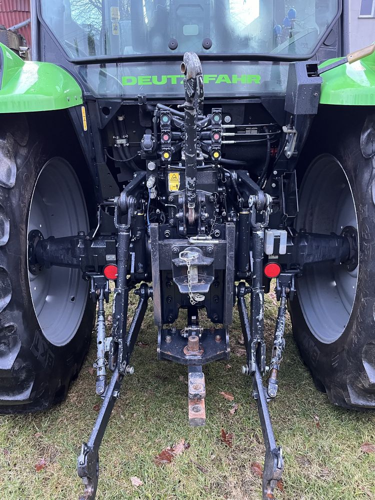 Deutz Fahr 5115 4G z ładowaczem