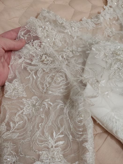 Неймовірна біла сукня