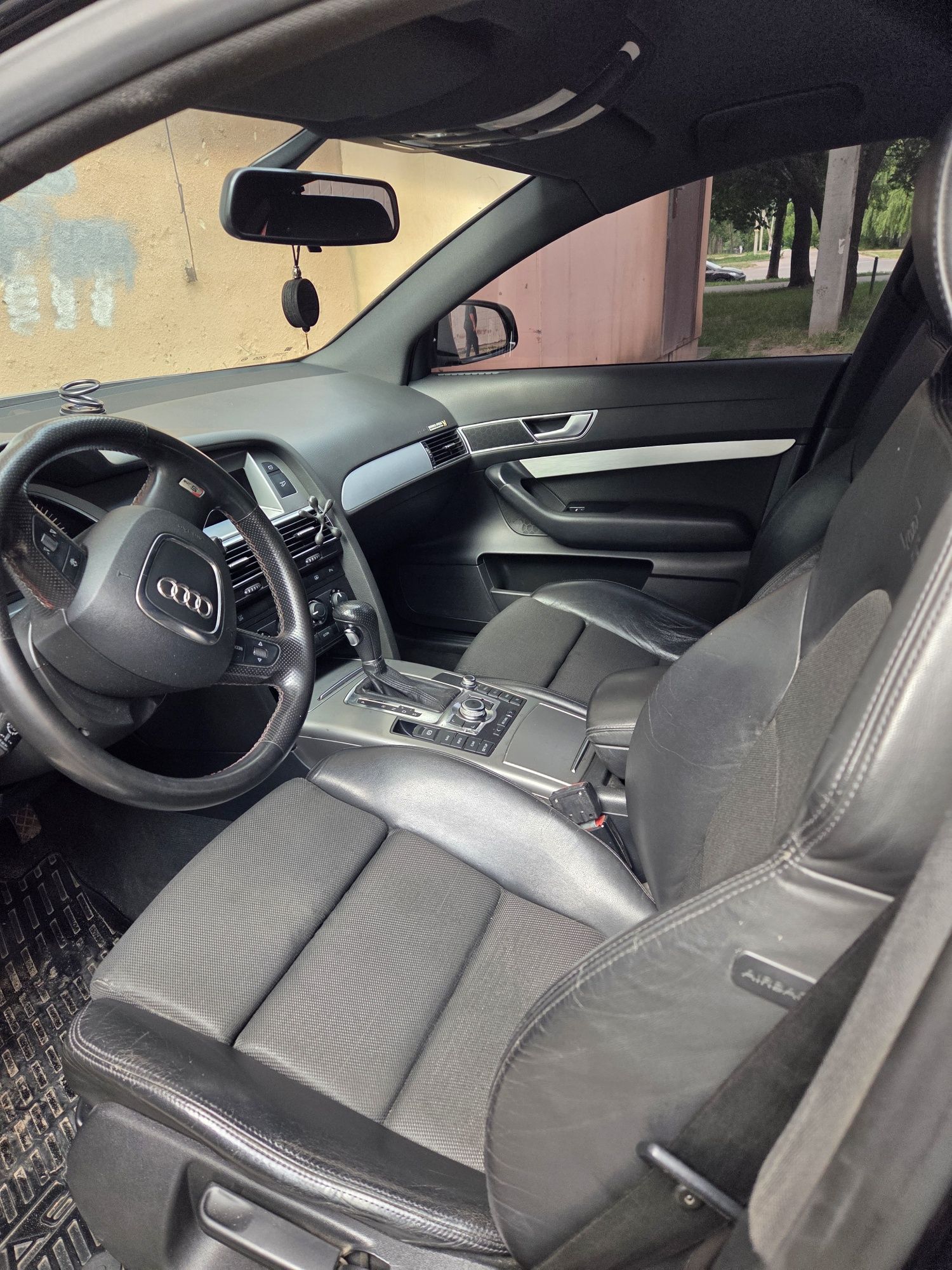 Продам машину Audi A6