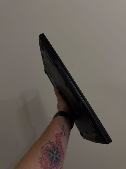 Топовий ігровий ноутбук MSI True Gaming у стані нового