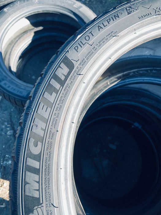 225 40 18 Michelin Pilot Alpin 5 85% Зима 2023 Гарантія