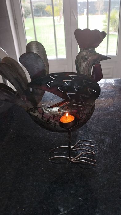 Galo decorativo , com recipiente para vela