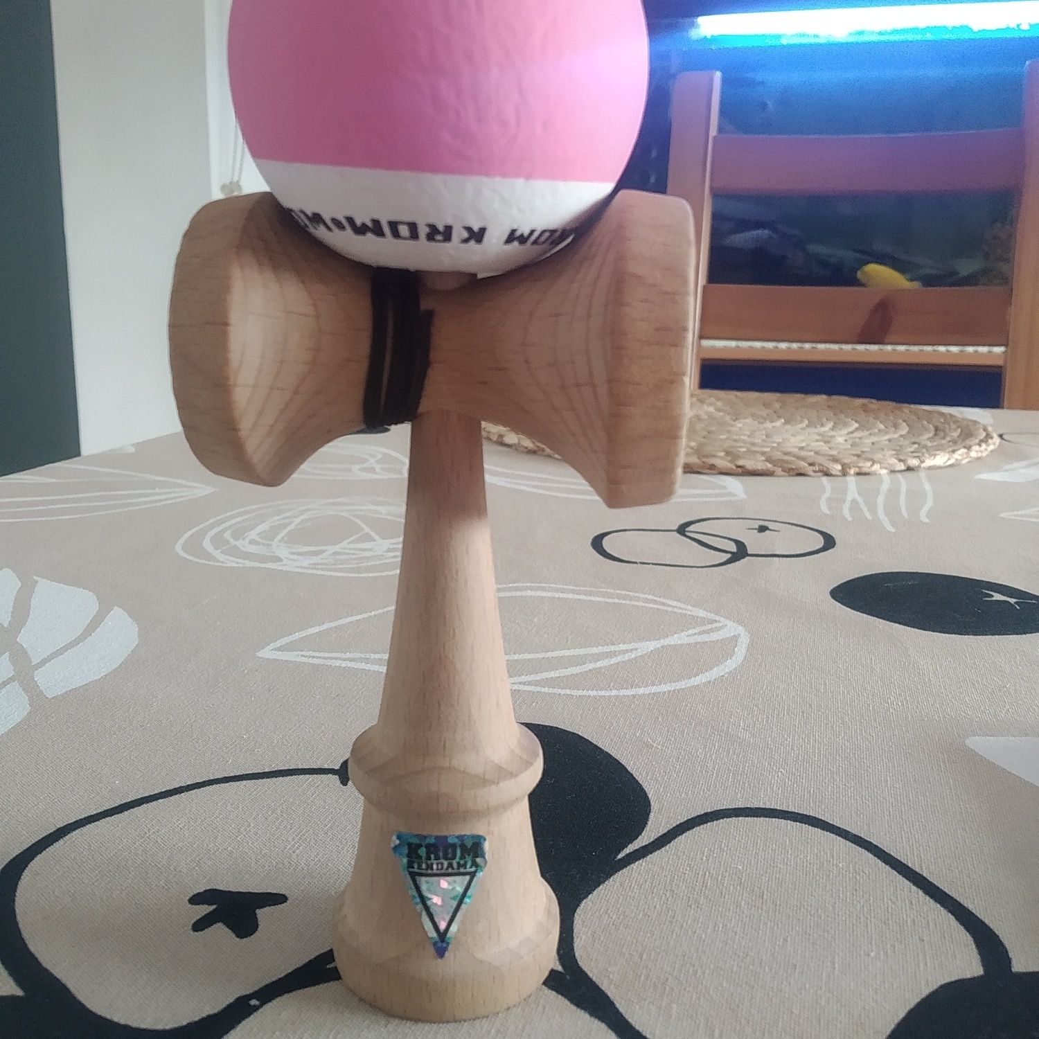 Kendama Krom Pop Pink