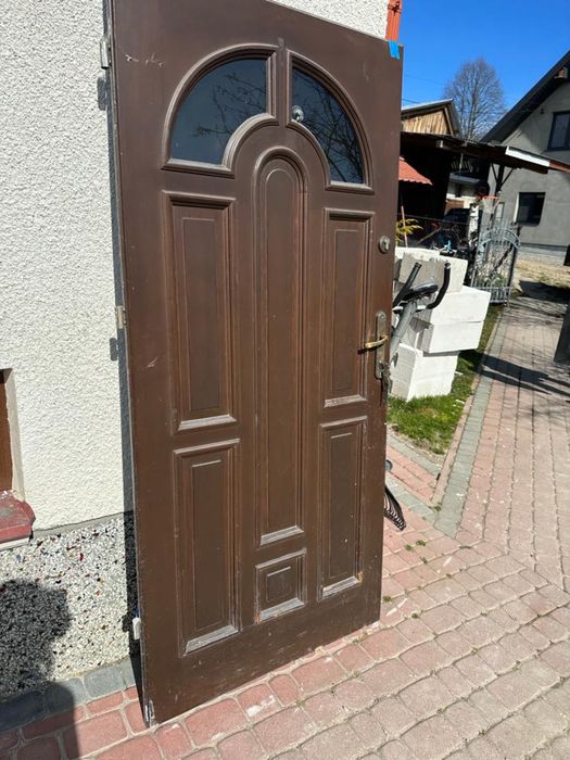 Drzwi drewniane z demontażu