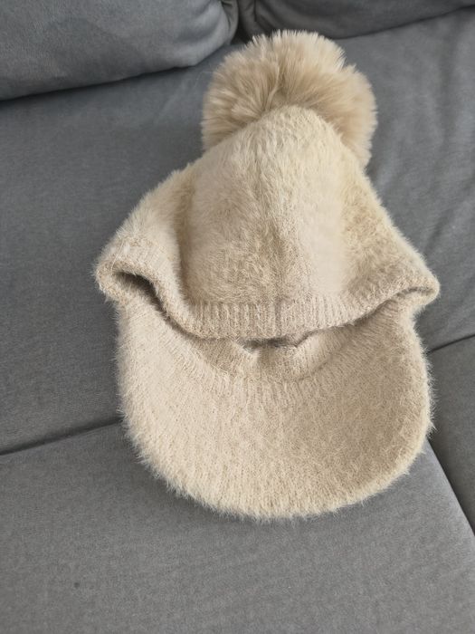 Czapka beżowa (zimowa)
