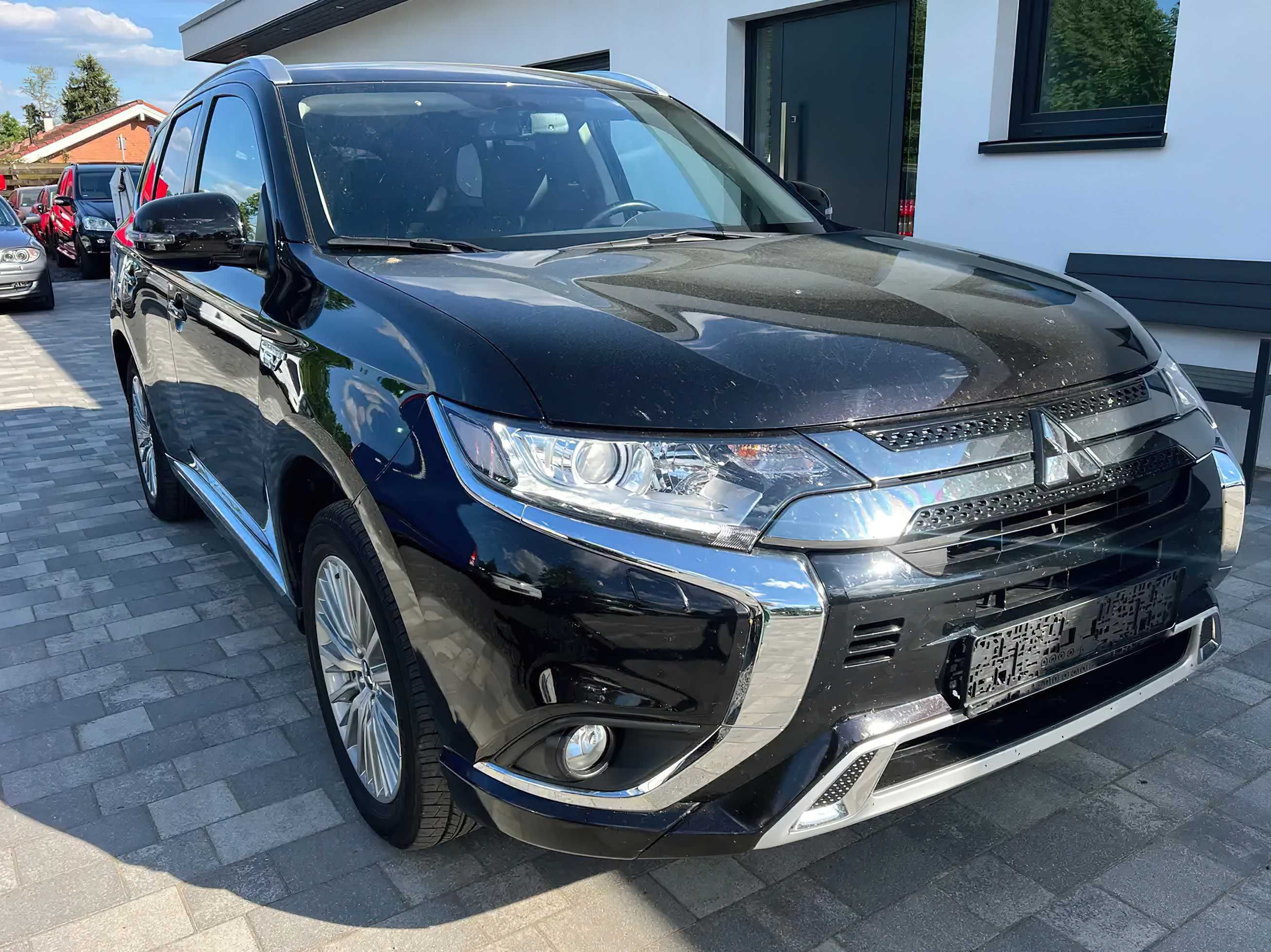 Mitsubishi  Outlander 2021