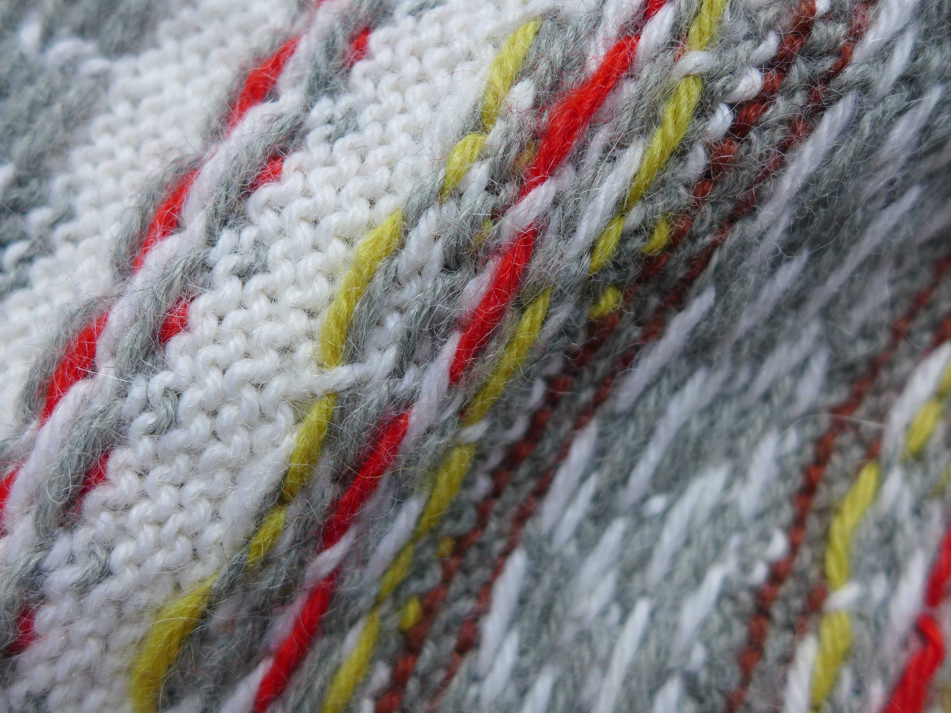 Śliczny wełniany sweter XS 34 handmade wzór norweski islandzki WEŁNA