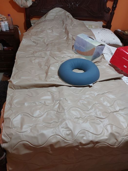 Colchão Anti-Escaras,  Almofada e Capa para Colchão