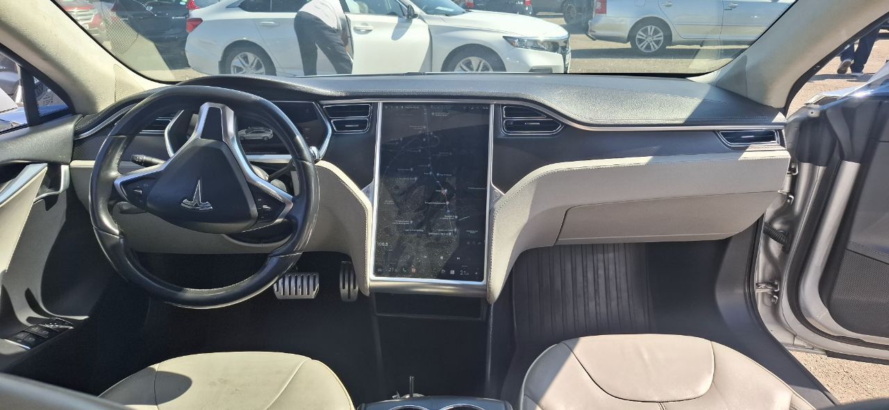 Tesla model S 2012