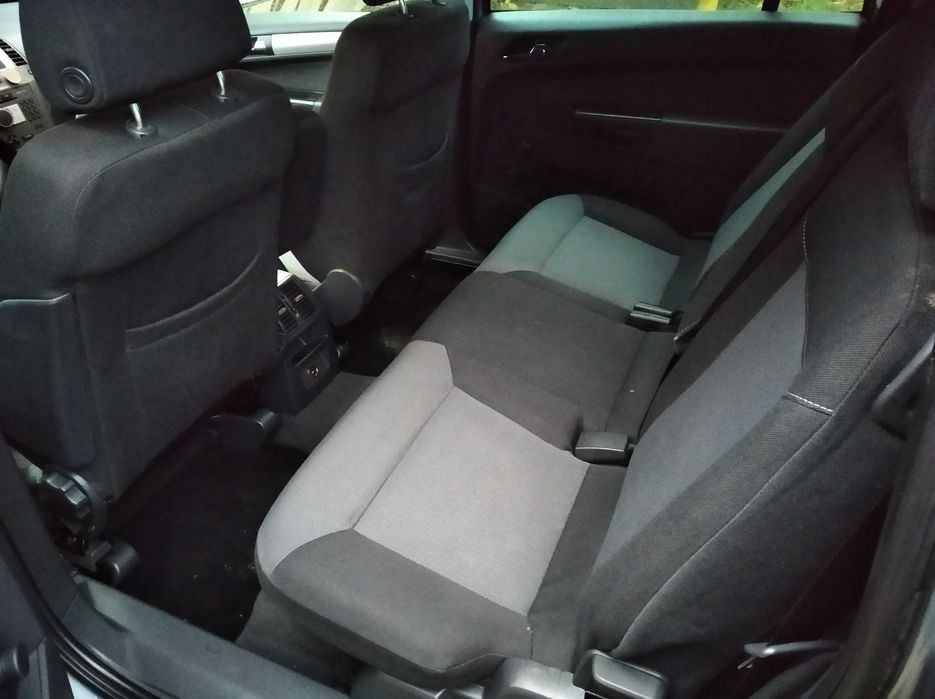 Зафіра . 1.8 . бензин .  2006 р . Нідерланди