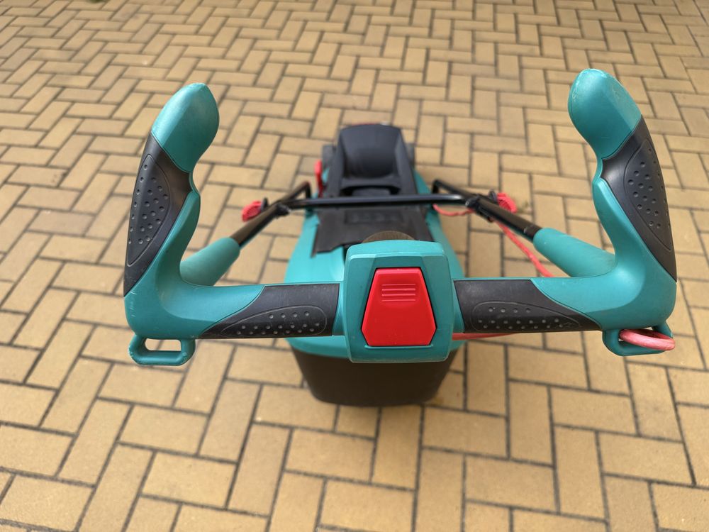 Газонокосарка Bosch Rotak 37 під ремонт
