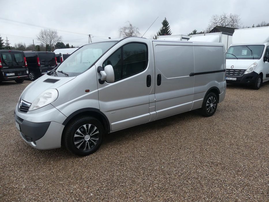 Opel VIVARO  2.0 dci 115 KM*L2H1 Long*Obustronne drzwi*Klima*Webasto*Hak*Zadbany*
