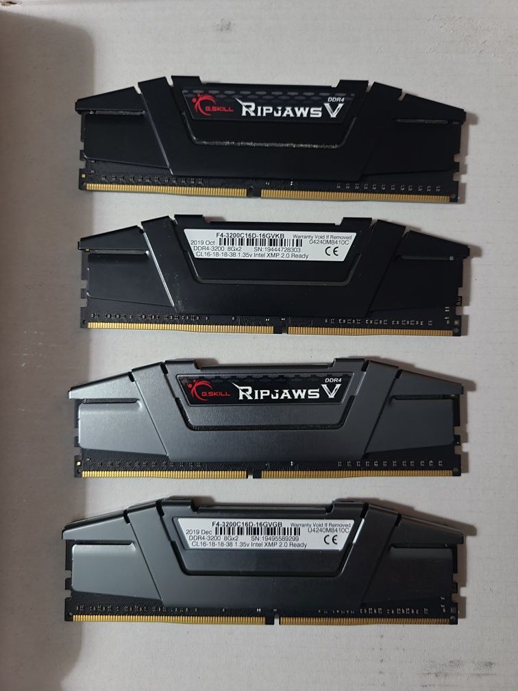 ОЗУ G.Skill DDR4 32GB (4x8GB) 3200Mhz Ripjaws V (2 Black + 2 Grey)