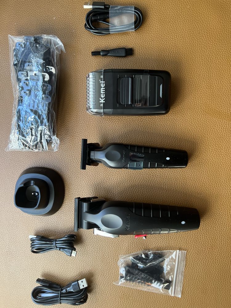 Máquina de Cortar Cabelo e Barba Kemei – Kit Completo