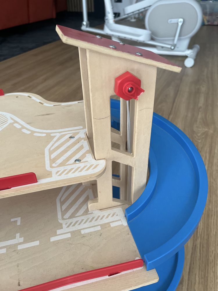 Parking zjeżdżalnia garaż playtive dla samochodów lidl