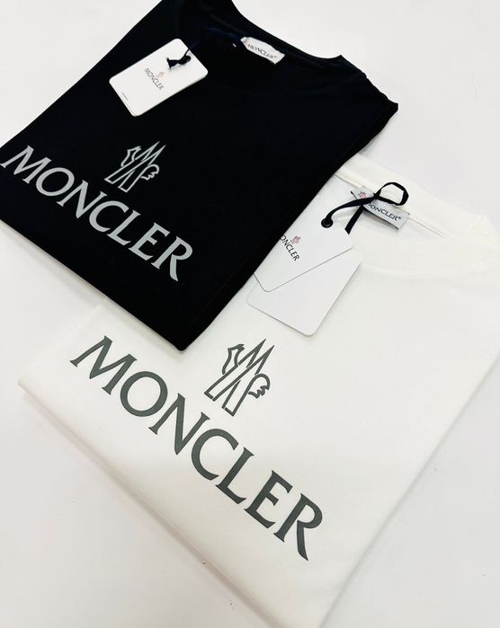Camisa Moncler com etiqueta