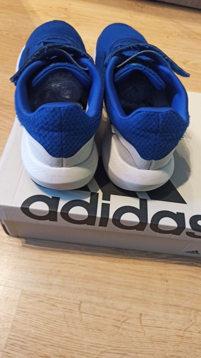 Buty Adidas dla chłopca rozmiar 39.5