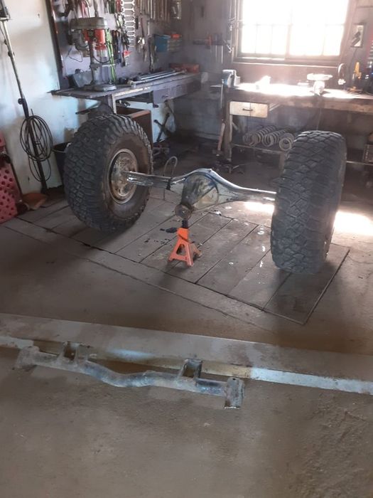 Vendo eixos patrol 260
Com bloqueio a fr