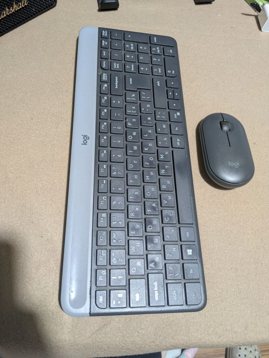 Logitech combo MK470 Бездротова клавіатура та миша з адаптером