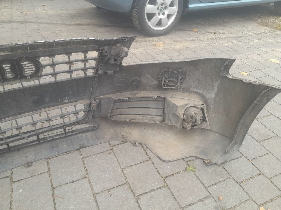 Zderzak przedni Audi a4 b8 kod lakieru LY9B