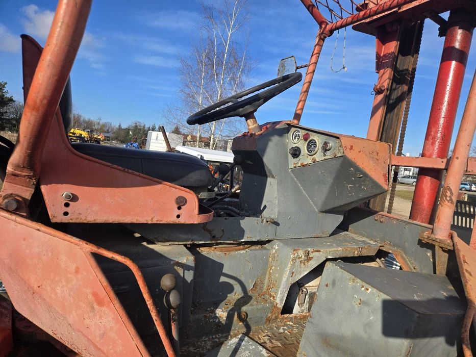 Wózek widłowy terenowy z hds