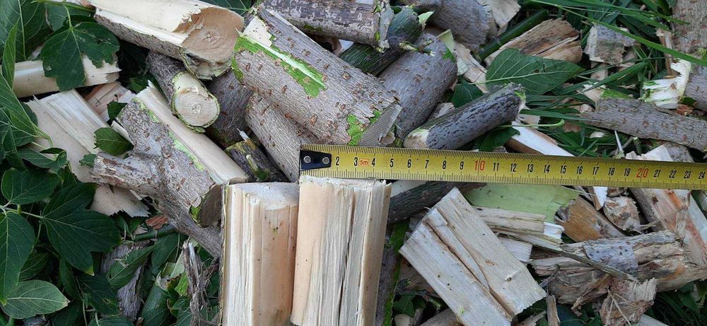 Професійний подрібнювач гілок. Садовий подрібнювач. Гілкоруб. Дробарка