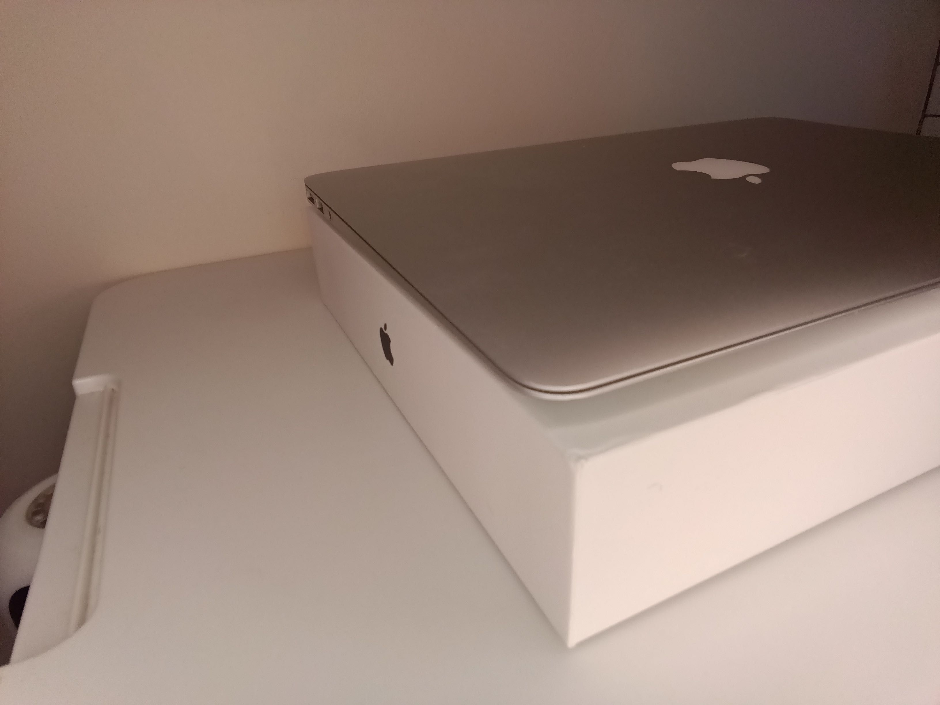 Macbook Air 13” (2017) 128Gb