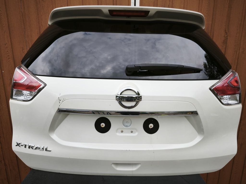 NISSAN XTRAIL T32 Klapa Tylna QAB F-vat