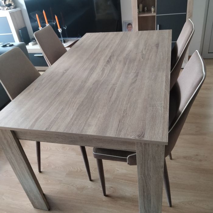 Mesa de sala impecável