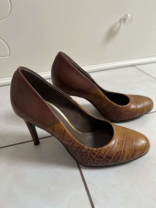 Czółenka skorzane Gino rossi