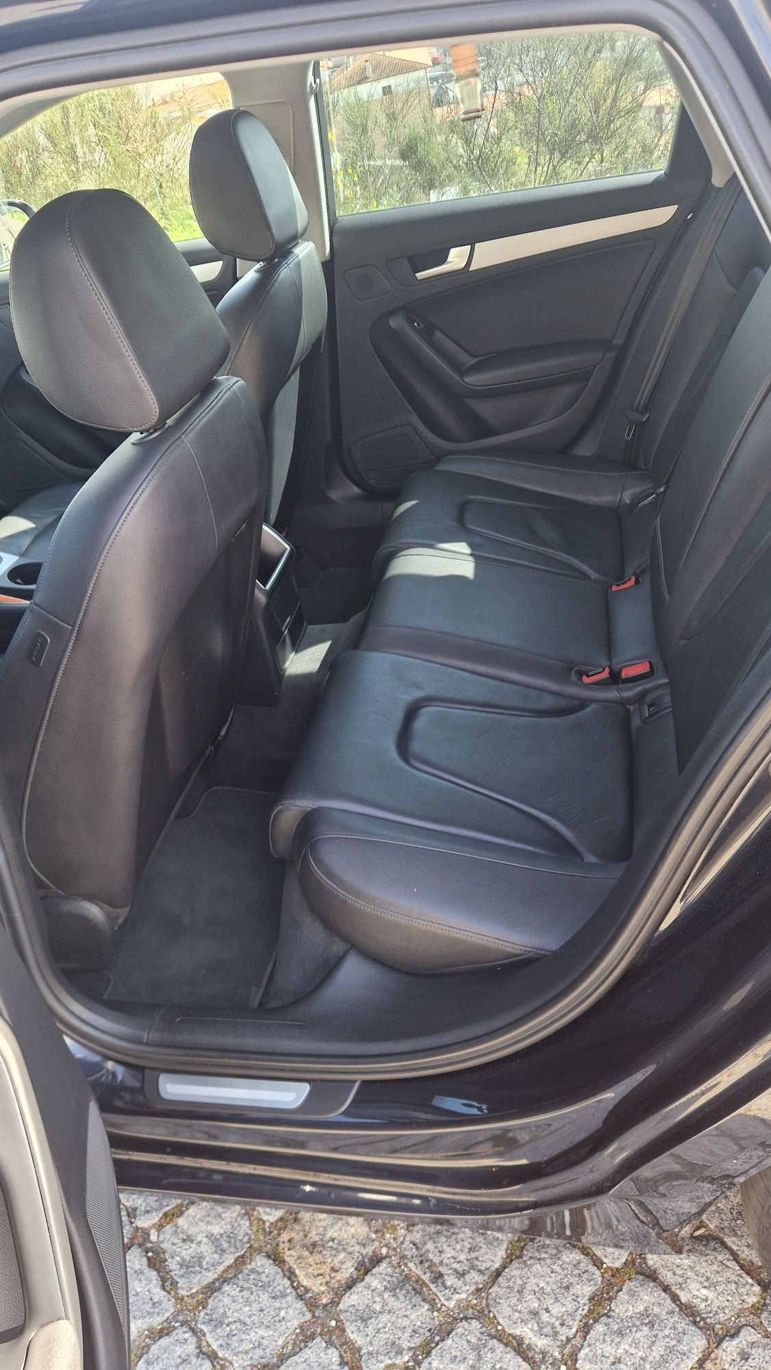 Vendo Audi A4 Avant (full extras)